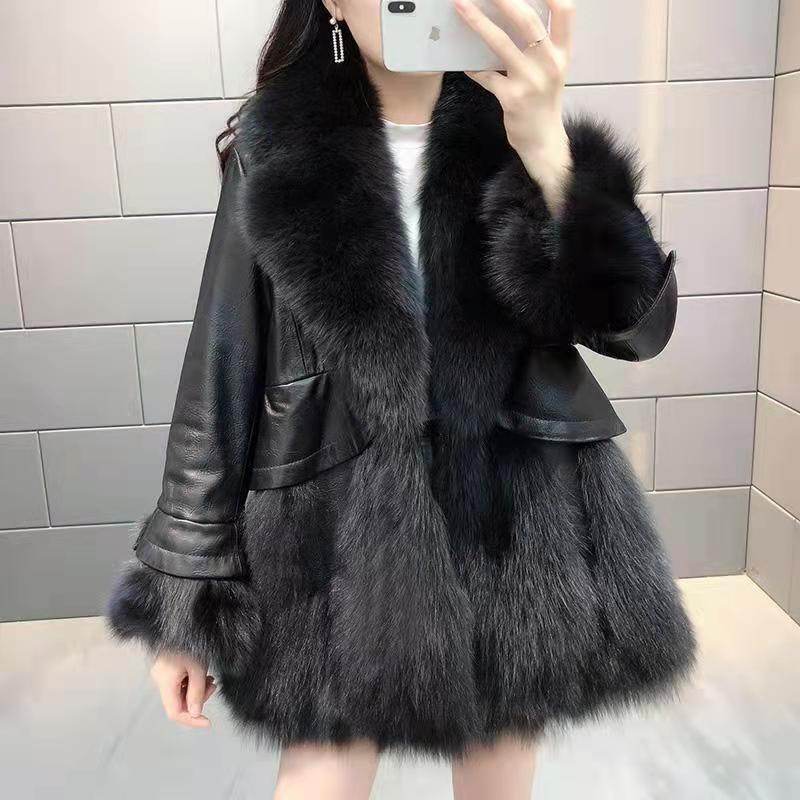 Faux Fur Mid-length Fox Fur Padded Coat.