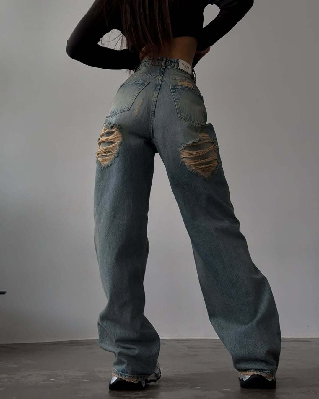 Retro Ripped High Waist Jeans with Mop Back Design - Embrace Vintage Style - Florence Luxe