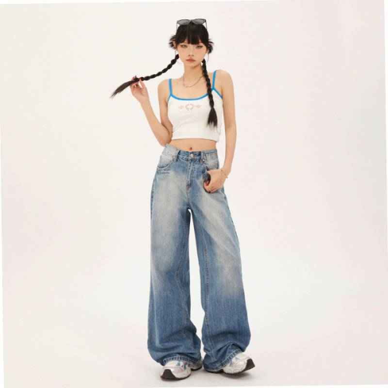 Fashionable Straight Jeans for Women - All-Match Style for Every Occasion